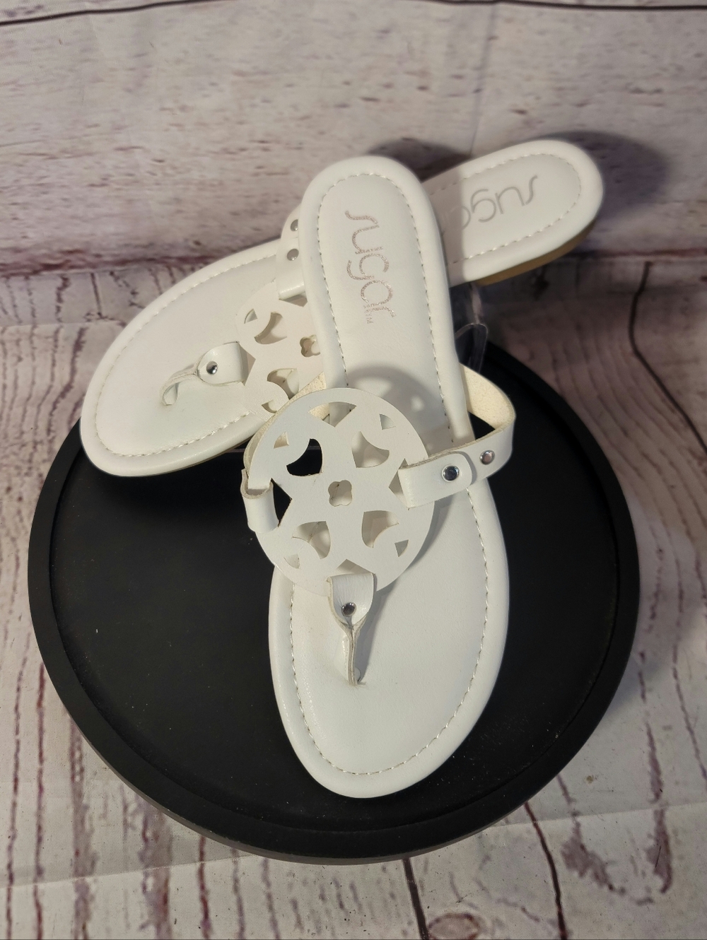 Sugar Clarissa Women's Medallion Cutout Thong Sandals - White - Size 8M - NWOT - Picture 2 of 8